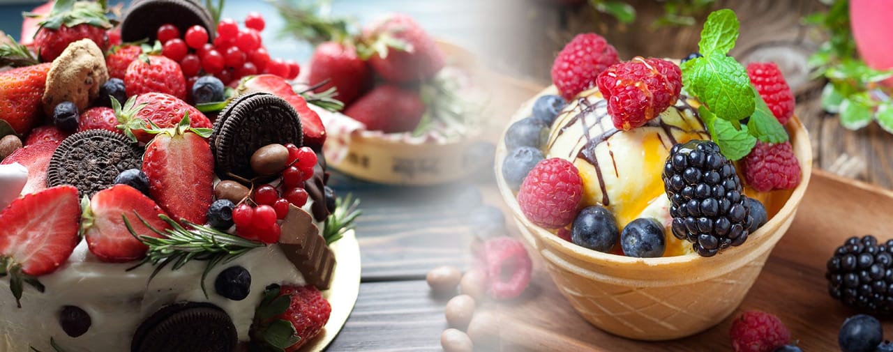 Tort z owocami i lody w waflu