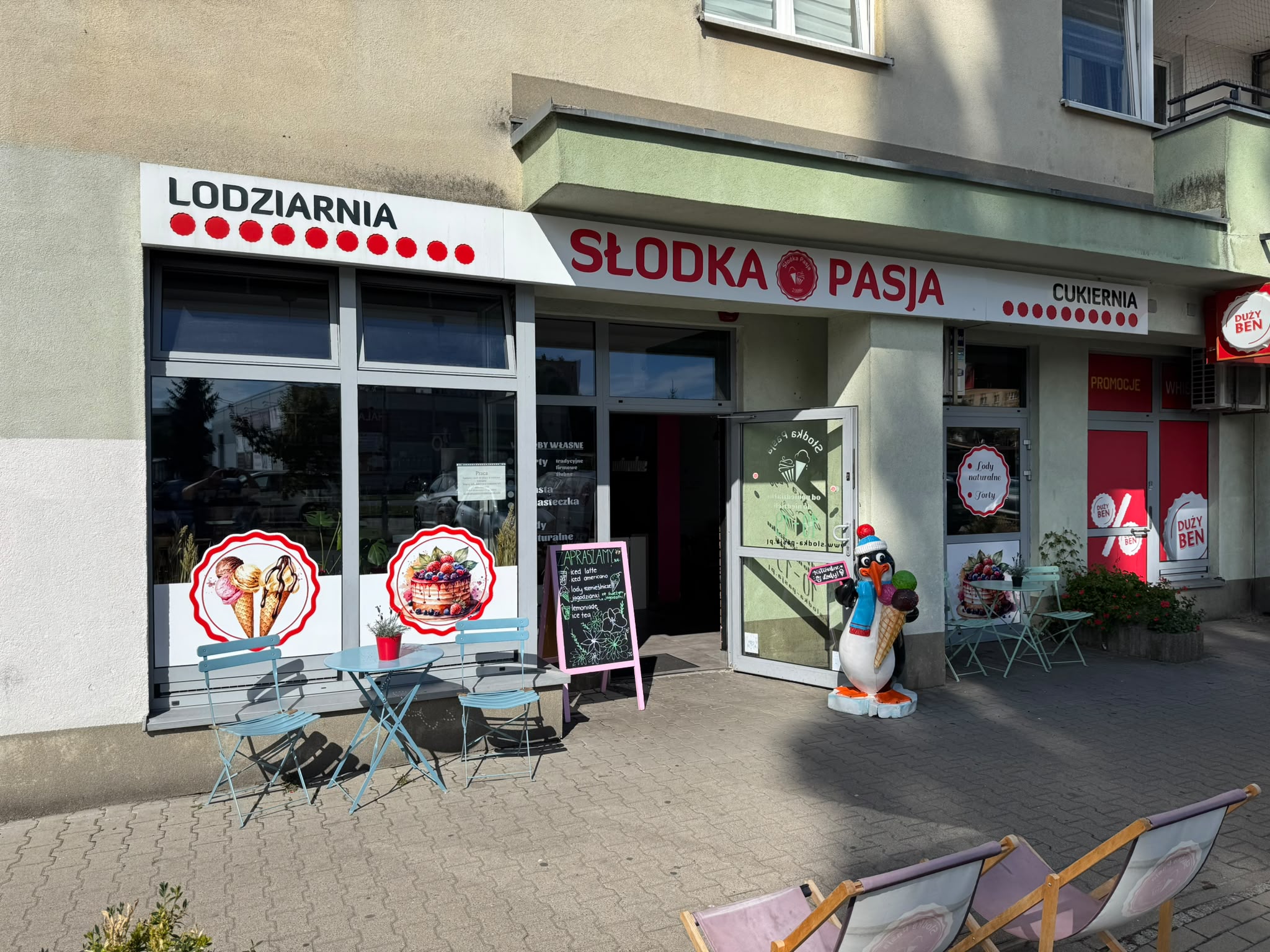 Wejście do lodziarni i cukierni Słodka Pasja